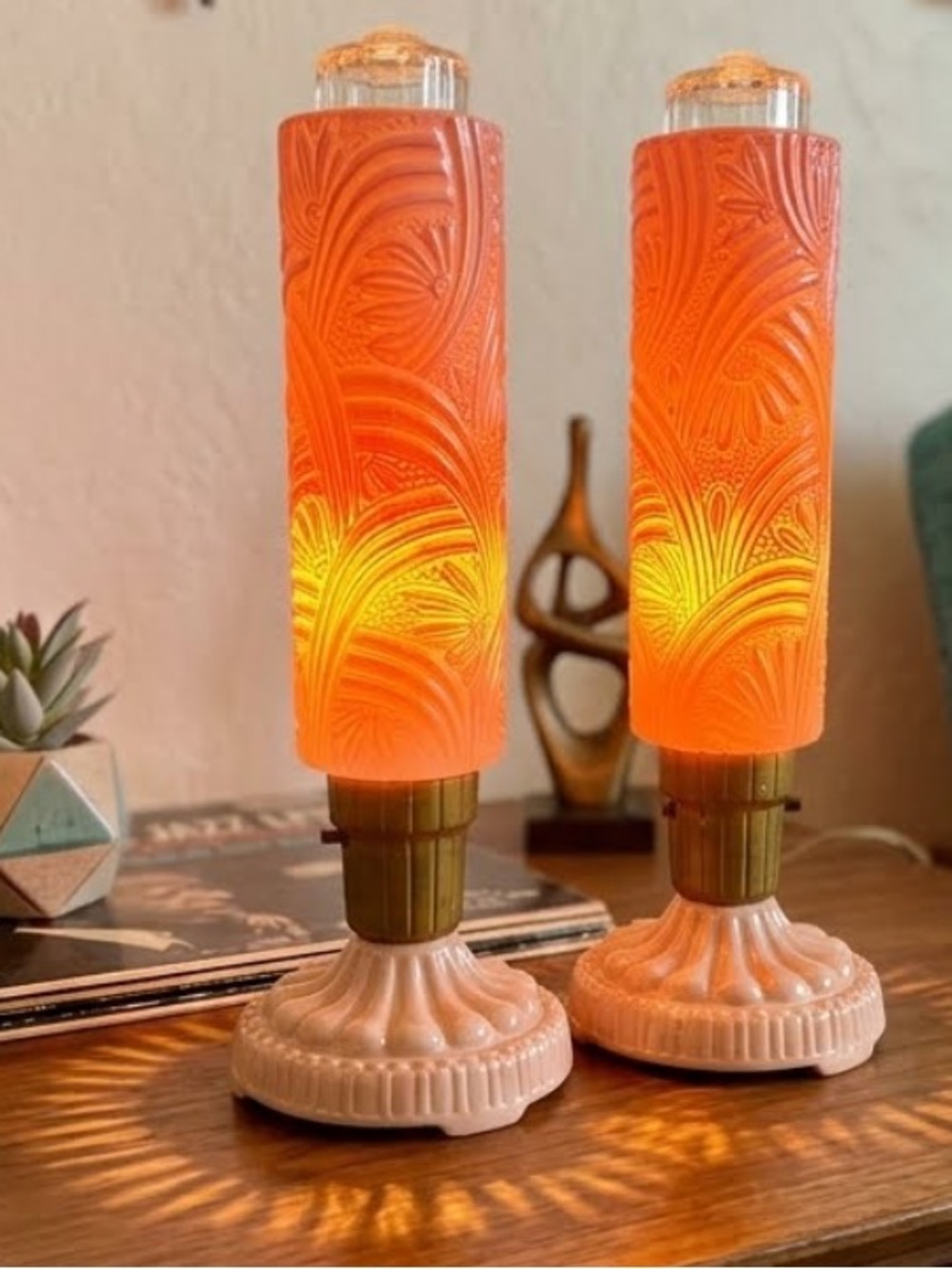 Vintage 1930s Art Deco Pink Glass Boudoir Lamps
Skyscraper Torpedo Bullet Lamps